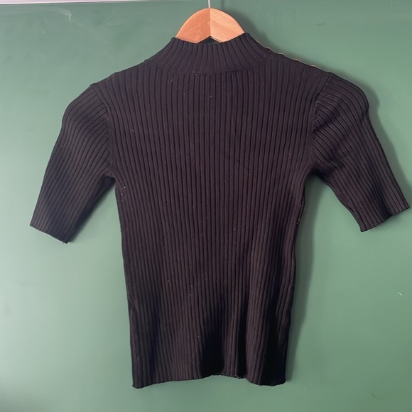 Elie. Tahari Womens SP Black Ribbed Short Sleeve Mock Neck with Shoulder Buttons - Picture 6 of 6